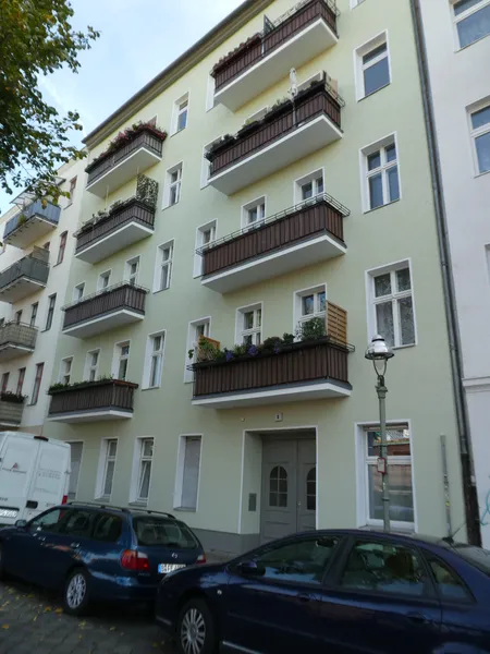 Geräumige 3,5 Zi. - Erdgeschosswohnung in Wedding — photo 1